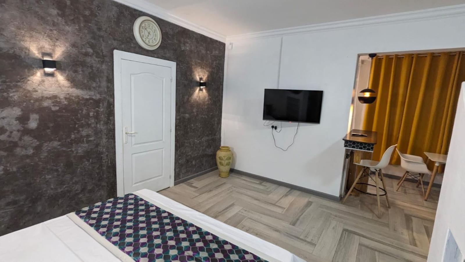 Happy House - Cosy Apartment With Private Pool And Walking Distance To Blue Bay Beach ภายนอก รูปภาพ