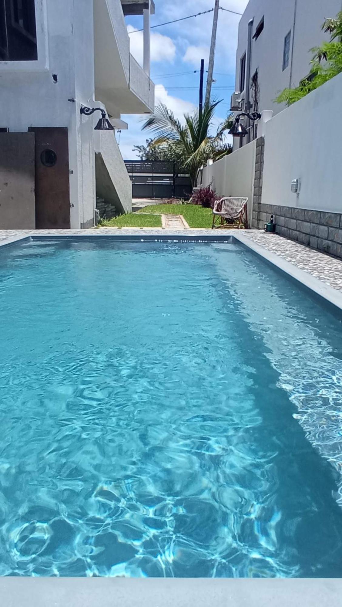 Happy House - Cosy Apartment With Private Pool And Walking Distance To Blue Bay Beach ภายนอก รูปภาพ