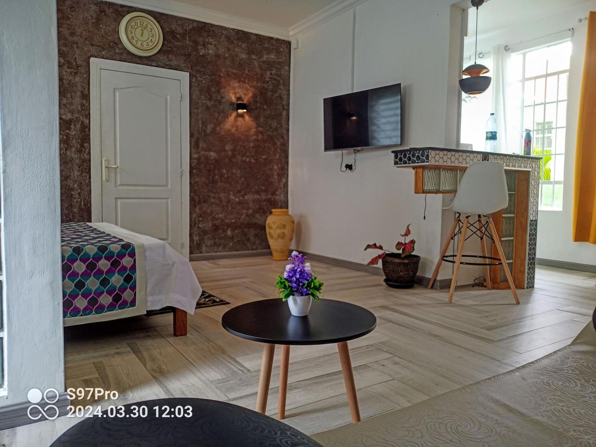 Happy House - Cosy Apartment With Private Pool And Walking Distance To Blue Bay Beach ภายนอก รูปภาพ