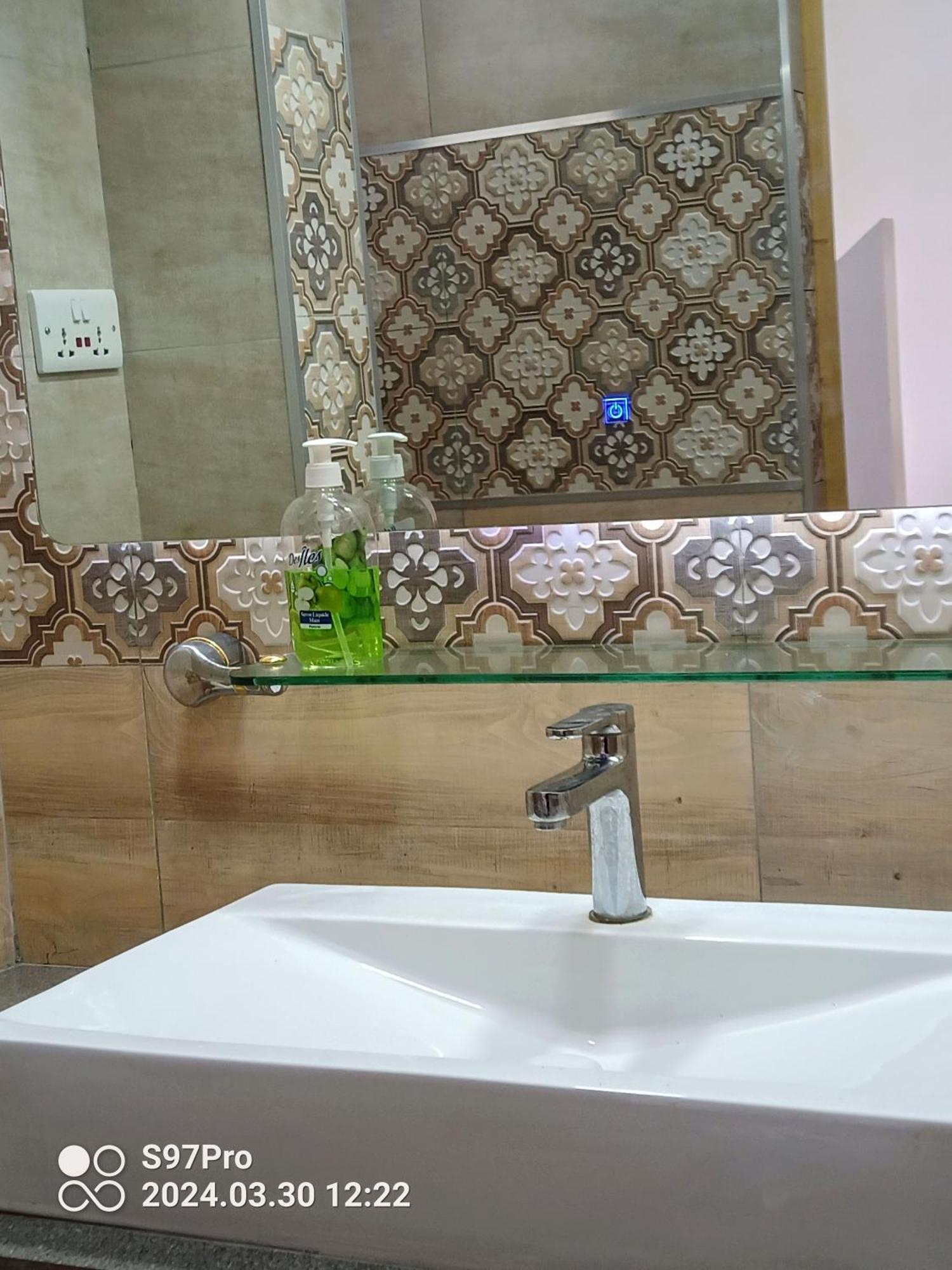 Happy House - Cosy Apartment With Private Pool And Walking Distance To Blue Bay Beach ภายนอก รูปภาพ